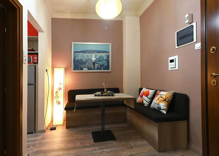 Liberty\'S Home - 4 Min To Metro Metaxourgio